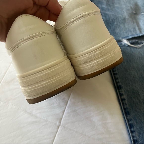 American Eagle Women’s White Sneakers Size 6 - Picture 5 of 10